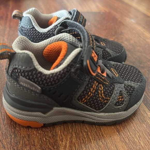 New Play By Stride Rite navy blue and orange baby shoes size 4 - Picture 2 of 4